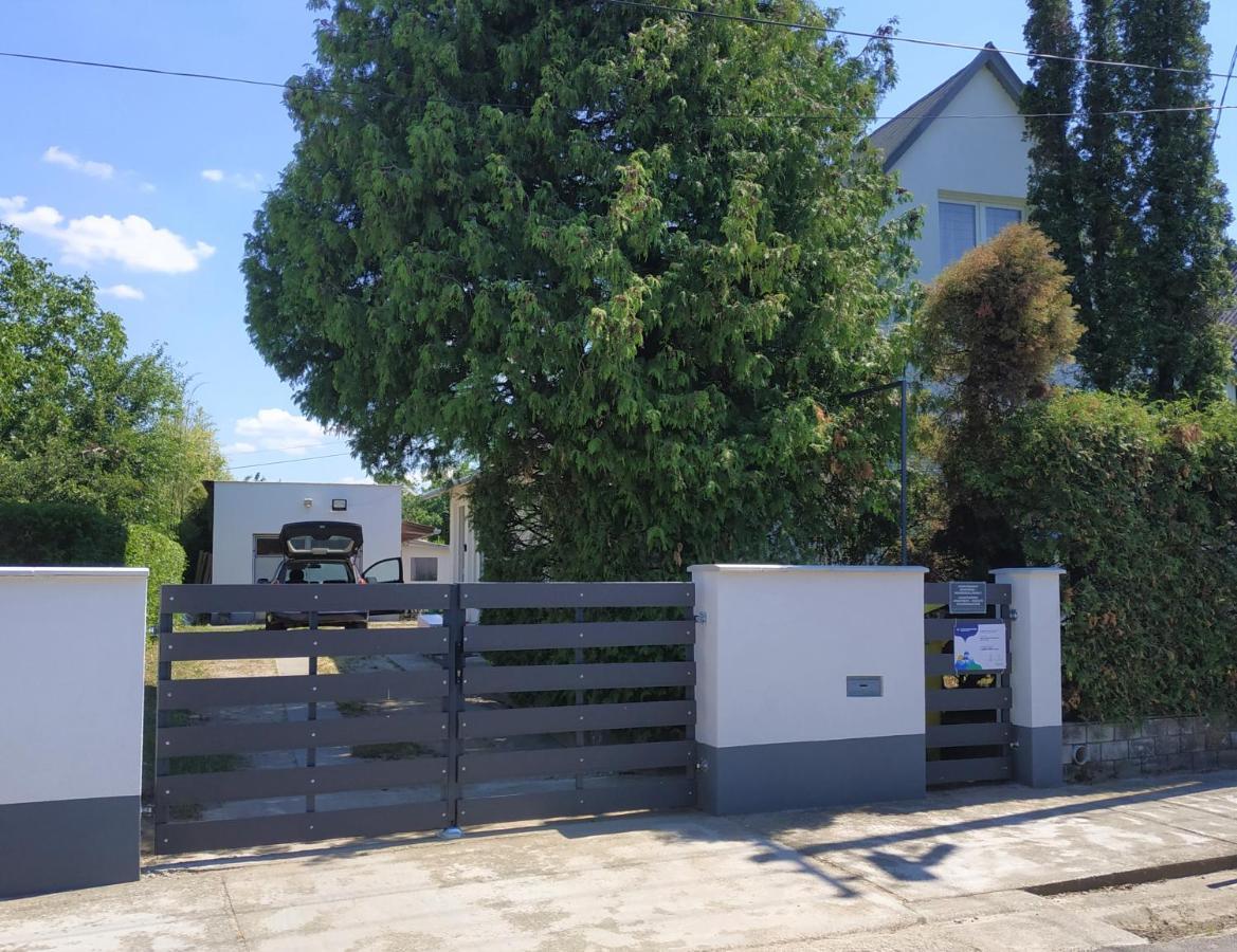 Aranyharmat Apartman Balatonlelle Exterior photo